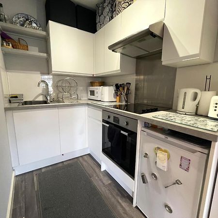 Snug Studio Apartment In Central Location Bristol Buitenkant foto